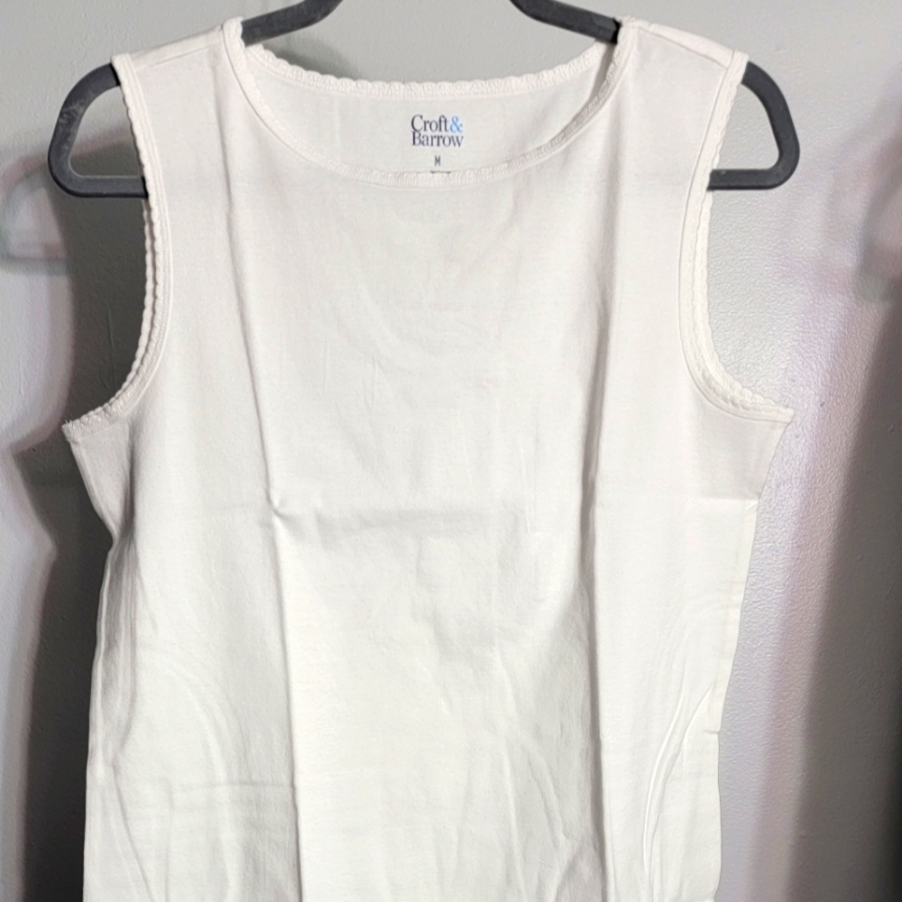 Brand New Women's Scallop Trim Tank